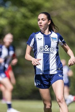 Bild 78 - wBJ Hamburger SV - Hertha BSC : Ergebnis: 5:2
